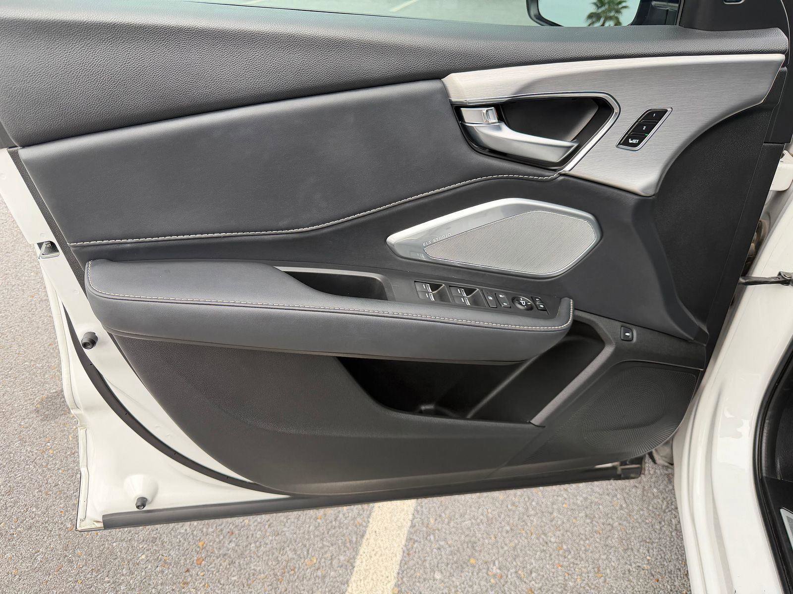 Certified 2023 Acura RDX FWD w/ Technology Package image 6