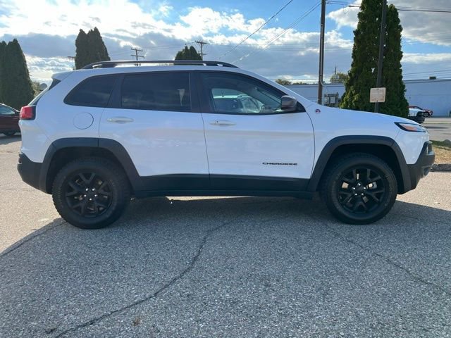 Used 2018 Jeep Cherokee Trailhawk image 6