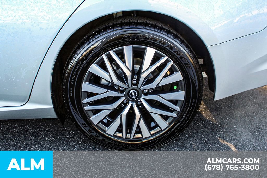 Used 2024 Nissan Altima 2.5 SV image 16