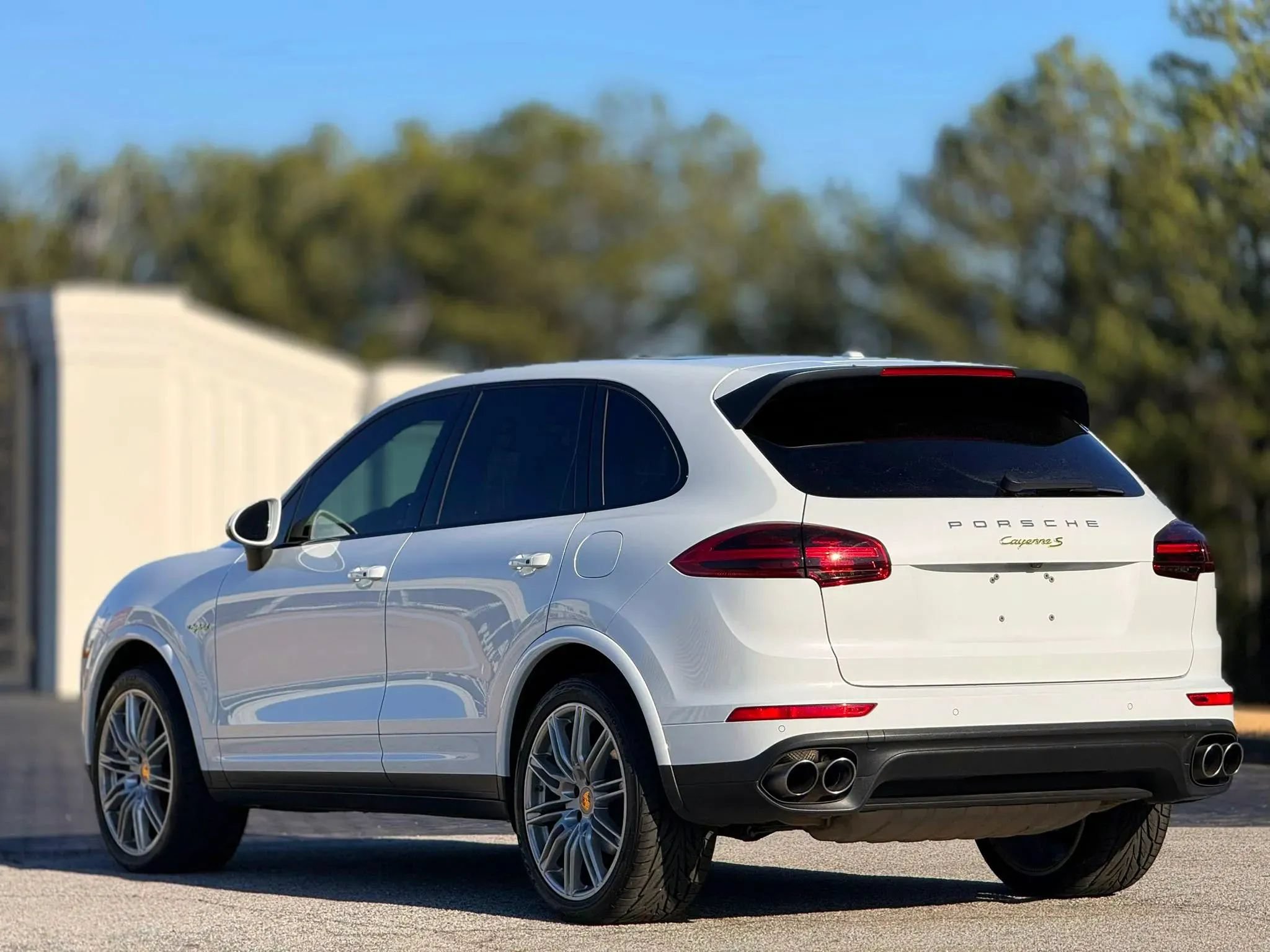 Used 2017 Porsche Cayenne S AWD/4WD image 6