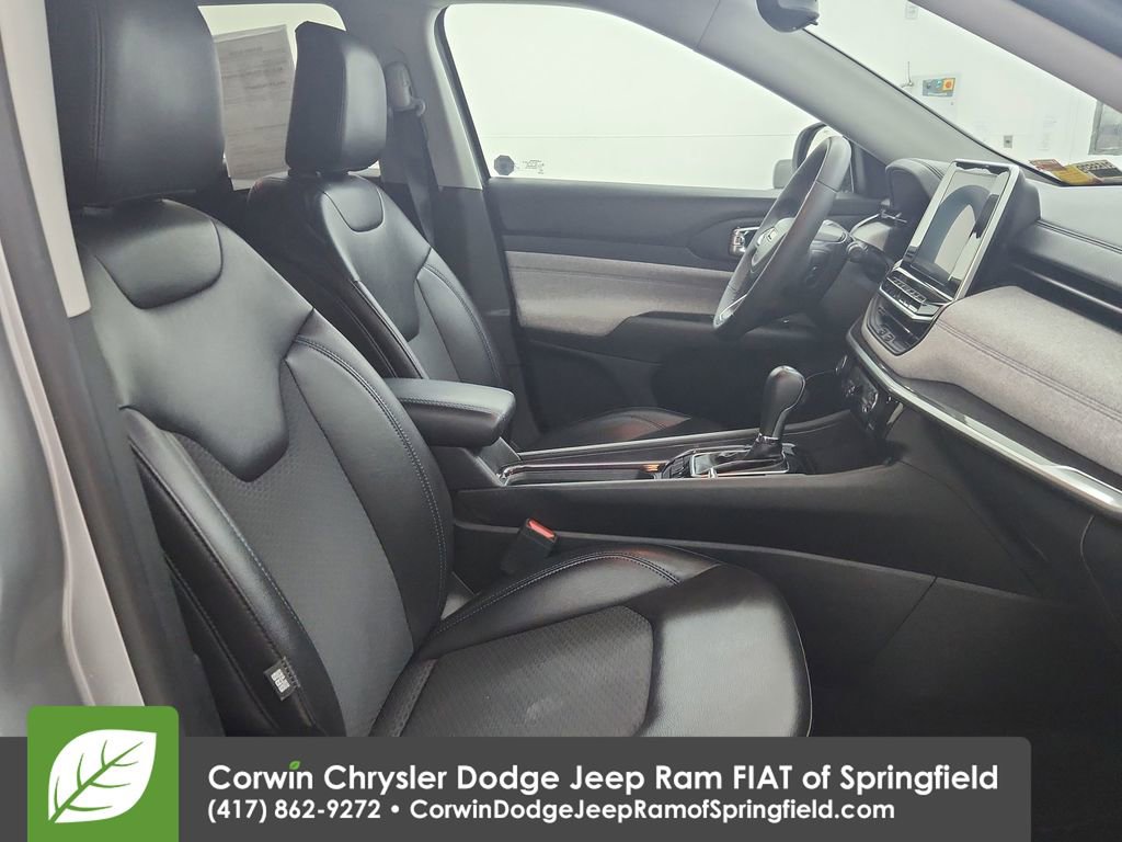 Used 2022 Jeep Compass Latitude image 32