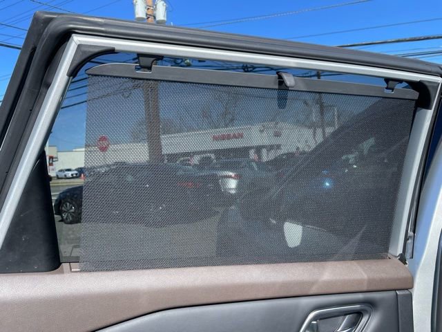 Certified 2021 Nissan Rogue Platinum AWD/4WD image 12