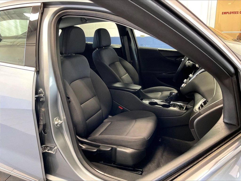Used 2024 Chevrolet Malibu LT FWD image 11