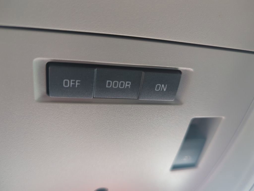 Used 2018 GMC Sierra 1500 SLT w/ SLT Premium Package image 50