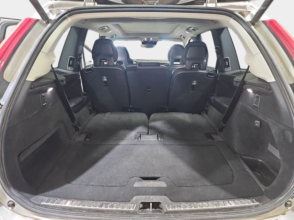 Used 2016 Volvo XC90 T6 Momentum w/ Momentum Plus Package AWD/4WD image 14