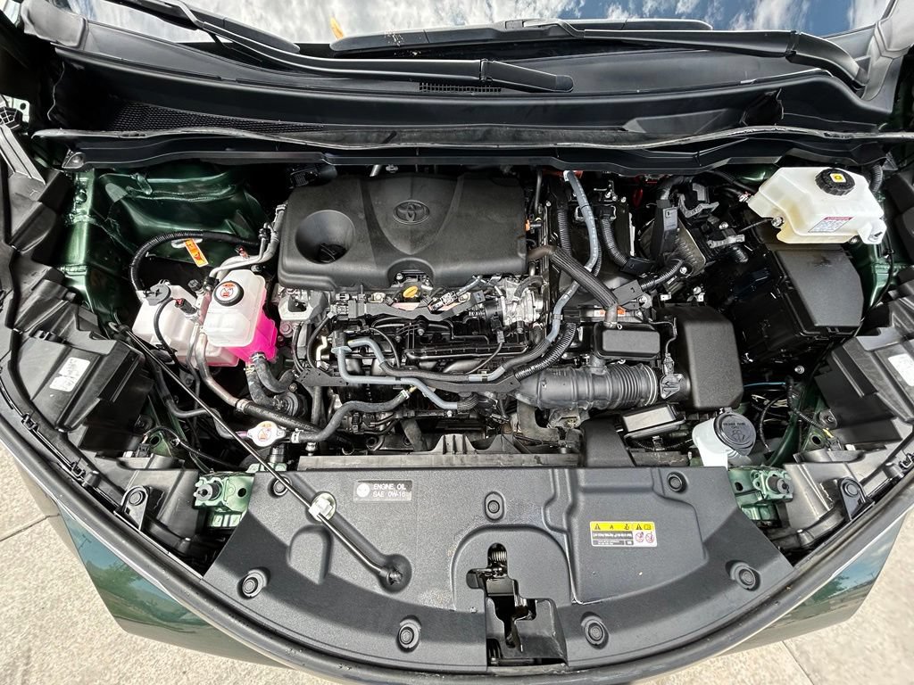 Used 2025 Toyota Sienna LE FWD image 32