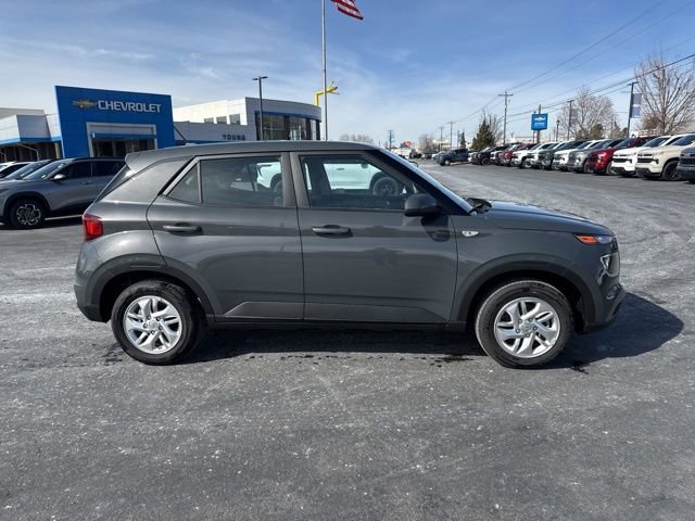 Used 2025 Hyundai Venue SE image 8