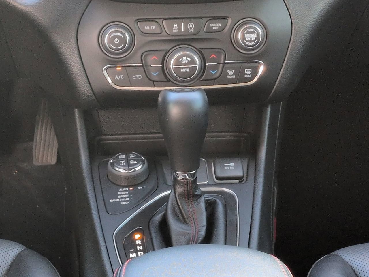Used 2022 Jeep Cherokee Trailhawk w/ Sun, Sound & Nav Group image 18