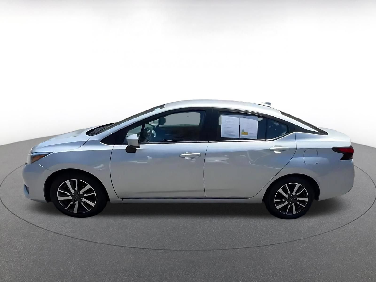 Used 2025 Nissan Versa SV FWD image 9