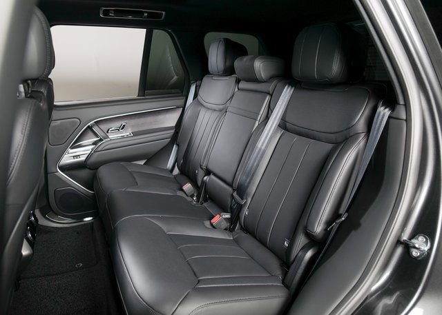 New 2026 Land Rover Range Rover SE image 5