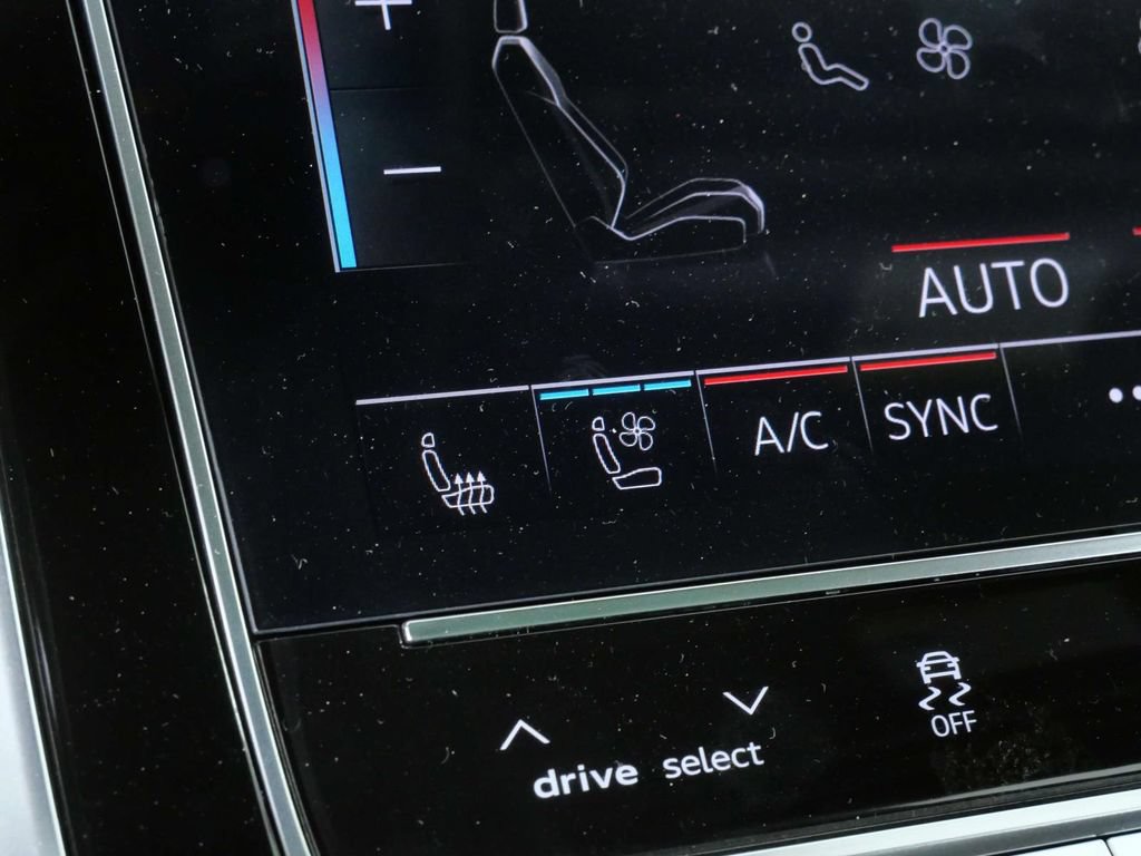 New 2026 Audi SQ7 Prestige AWD/4WD image 25