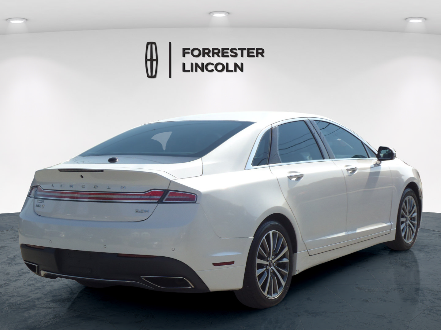 Used 2017 Lincoln MKZ Premiere FWD image 3