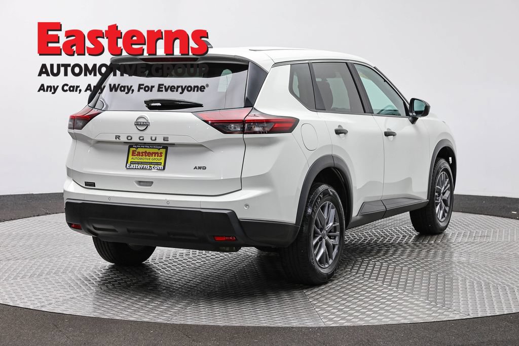 Used 2024 Nissan Rogue S AWD/4WD image 5