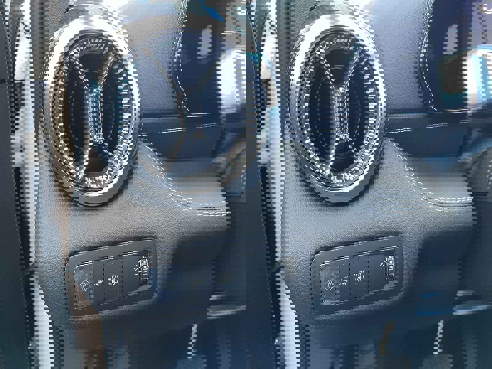 New 2024 Chevrolet Blazer EV LT image 30