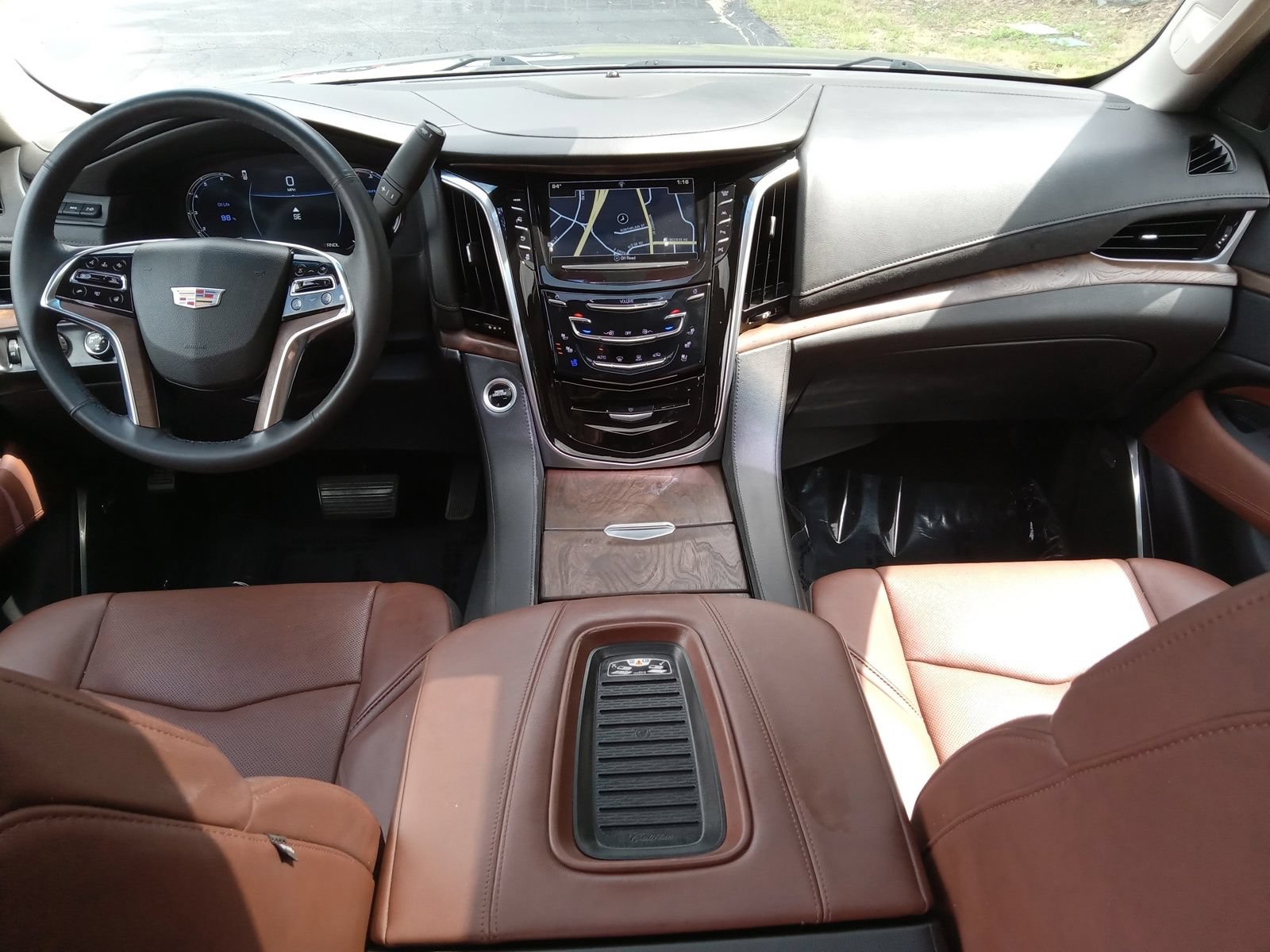 Used 2020 Cadillac Escalade ESV Luxury AWD/4WD image 15
