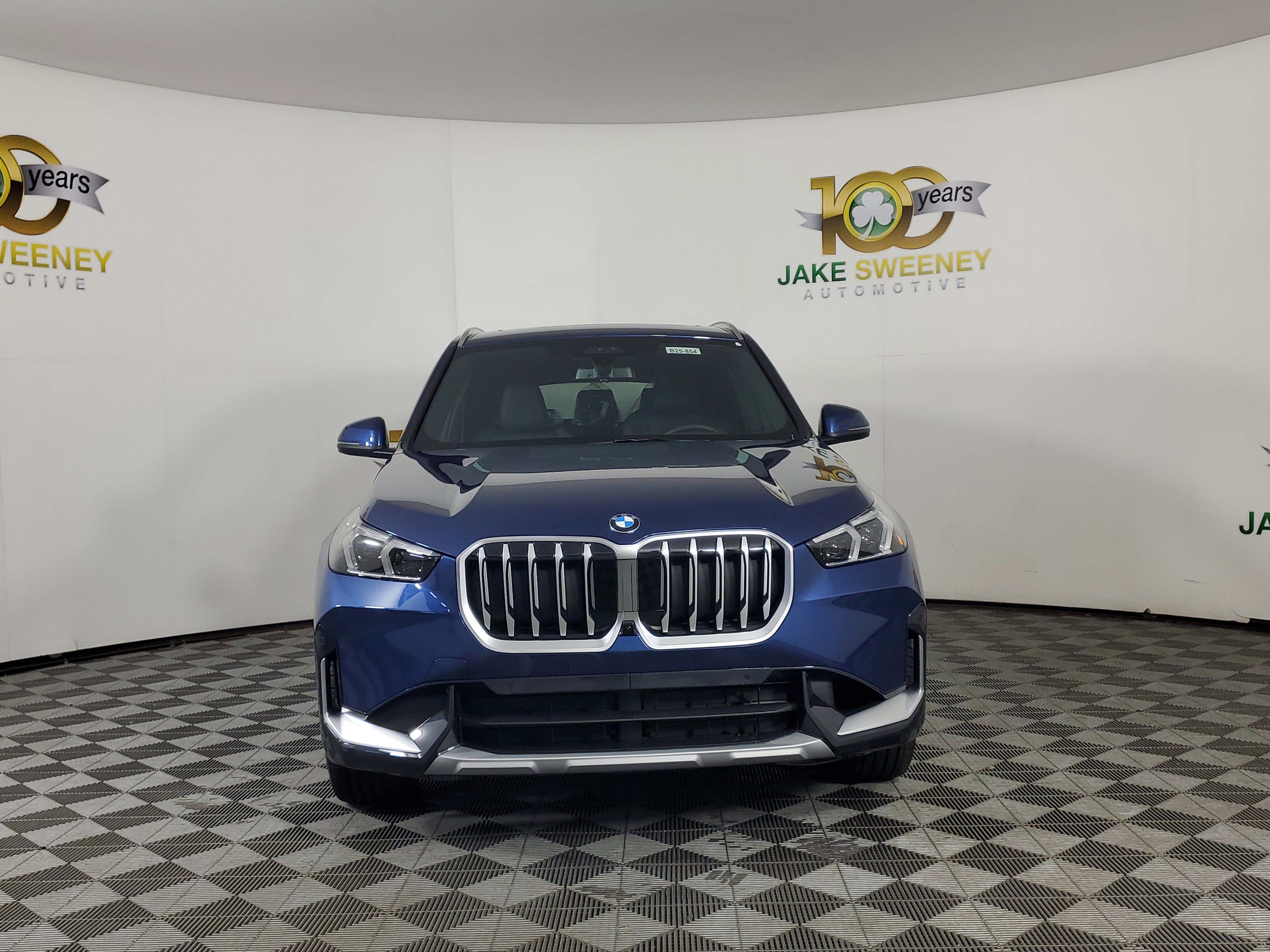 New 2025 BMW X1 xDrive28i w/ Technology Package AWD/4WD image 2