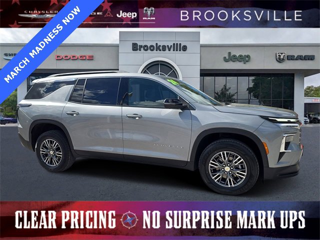 Used 2024 Chevrolet Traverse LT image 1