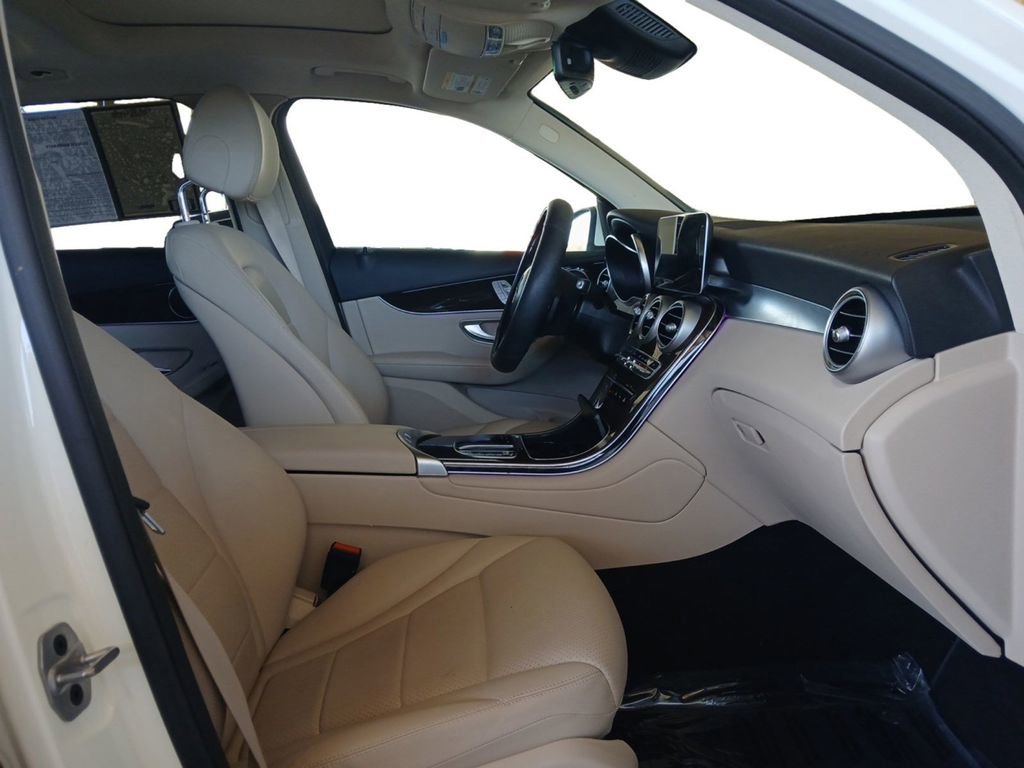 Used 2022 Mercedes-Benz GLC 300 image 15
