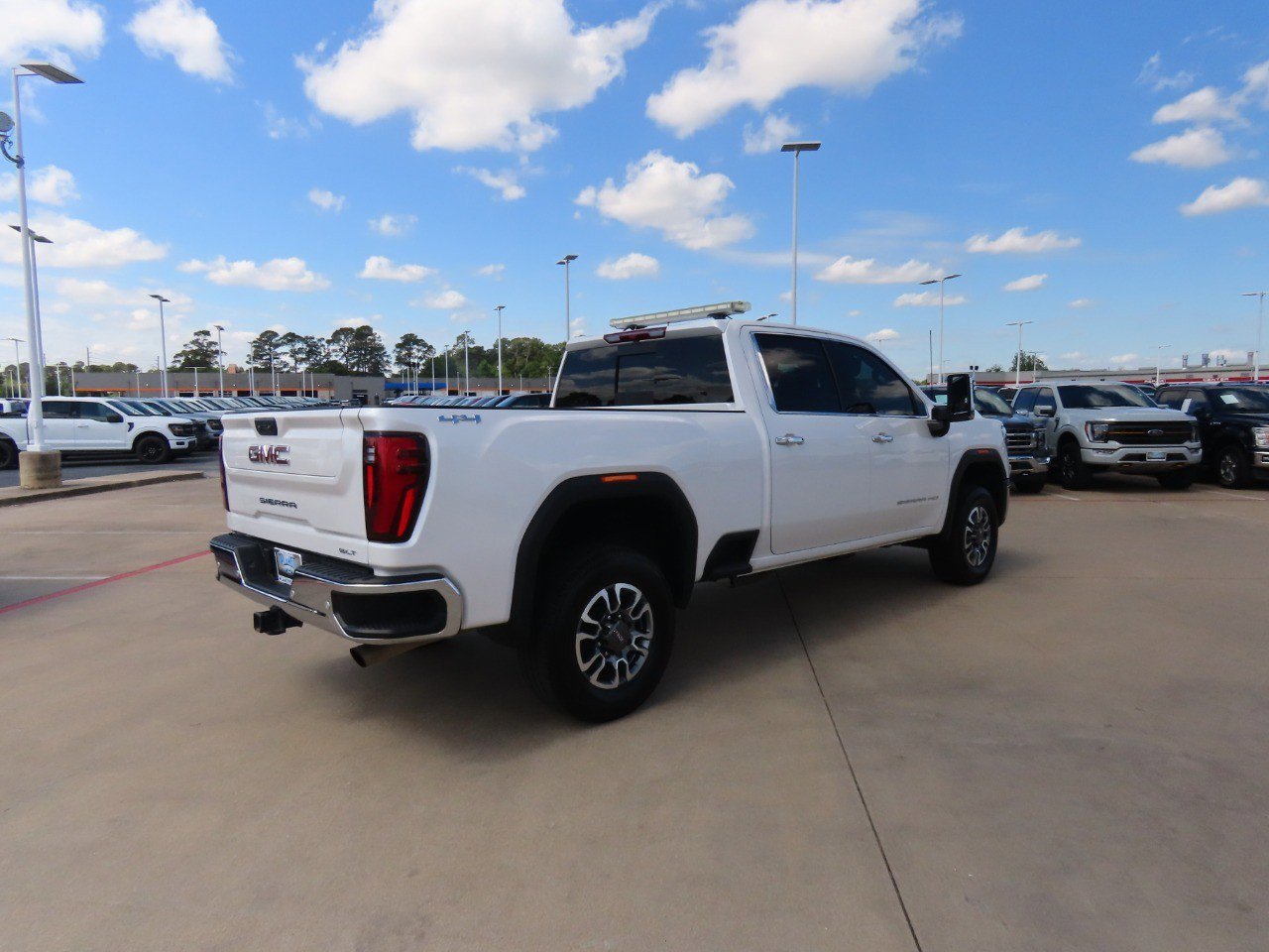 Used 2025 GMC Sierra 2500 SLT w/ SLT Convenience Package image 10
