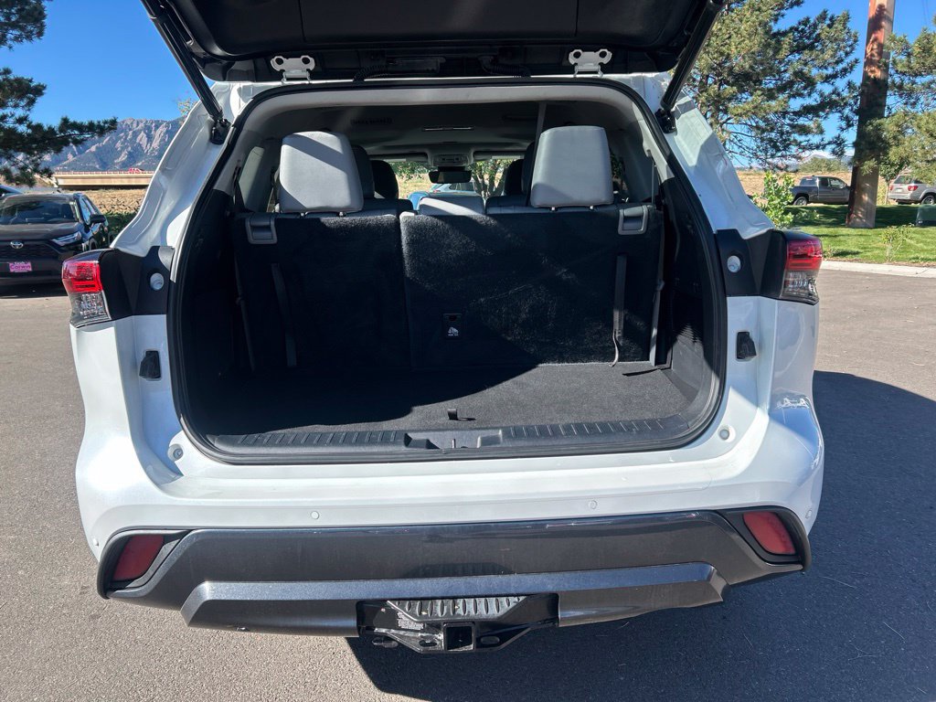 Used 2023 Toyota Highlander Limited AWD/4WD image 17