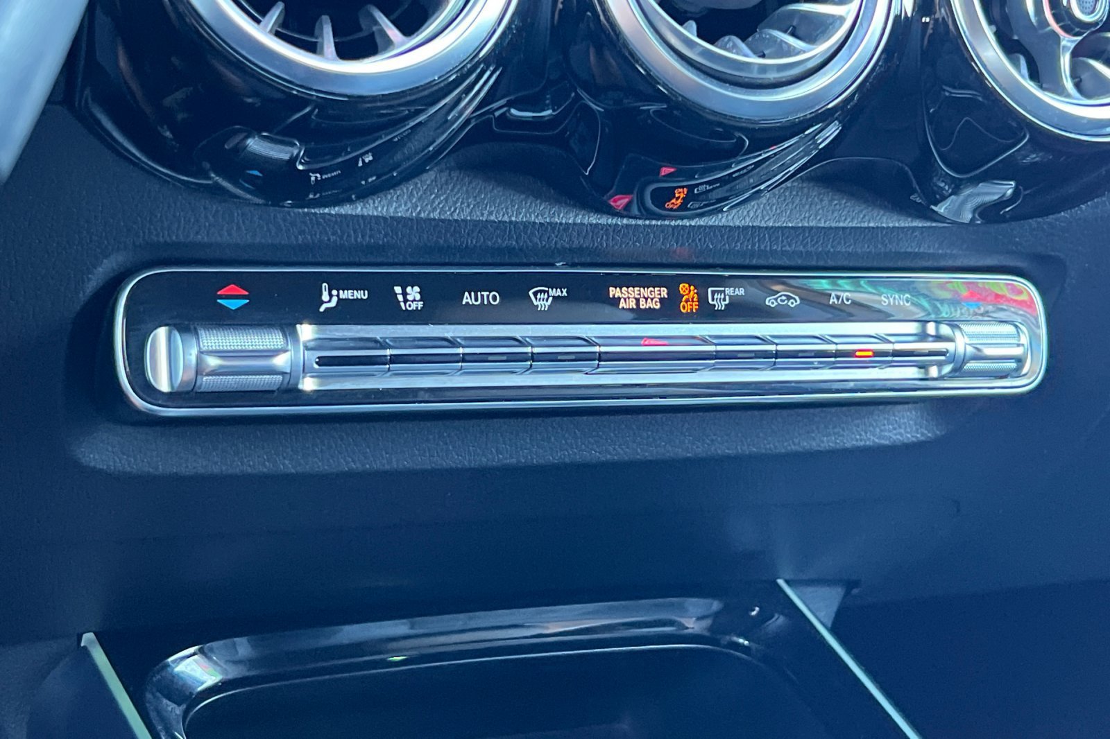 Certified 2023 Mercedes-Benz GLB 250 4MATIC image 22