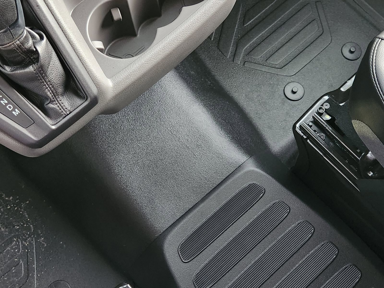 New 2025 Ford Transit 250 148 Medium Roof Extended AWD w/ Load Area Protection Package image 18