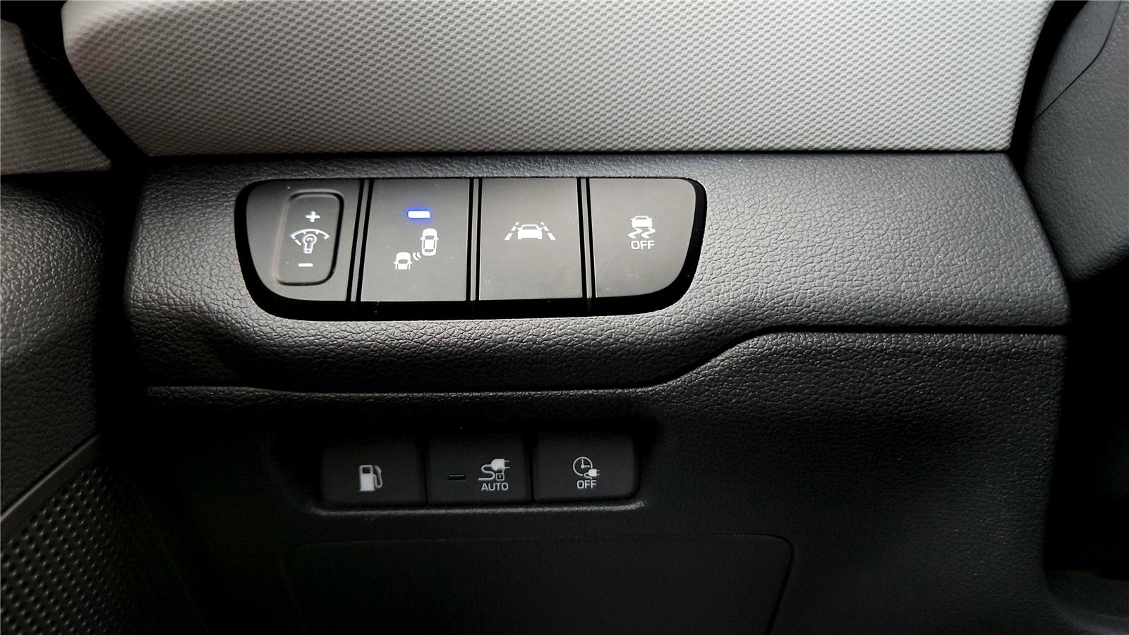 Used 2020 Hyundai Ioniq SEL image 32