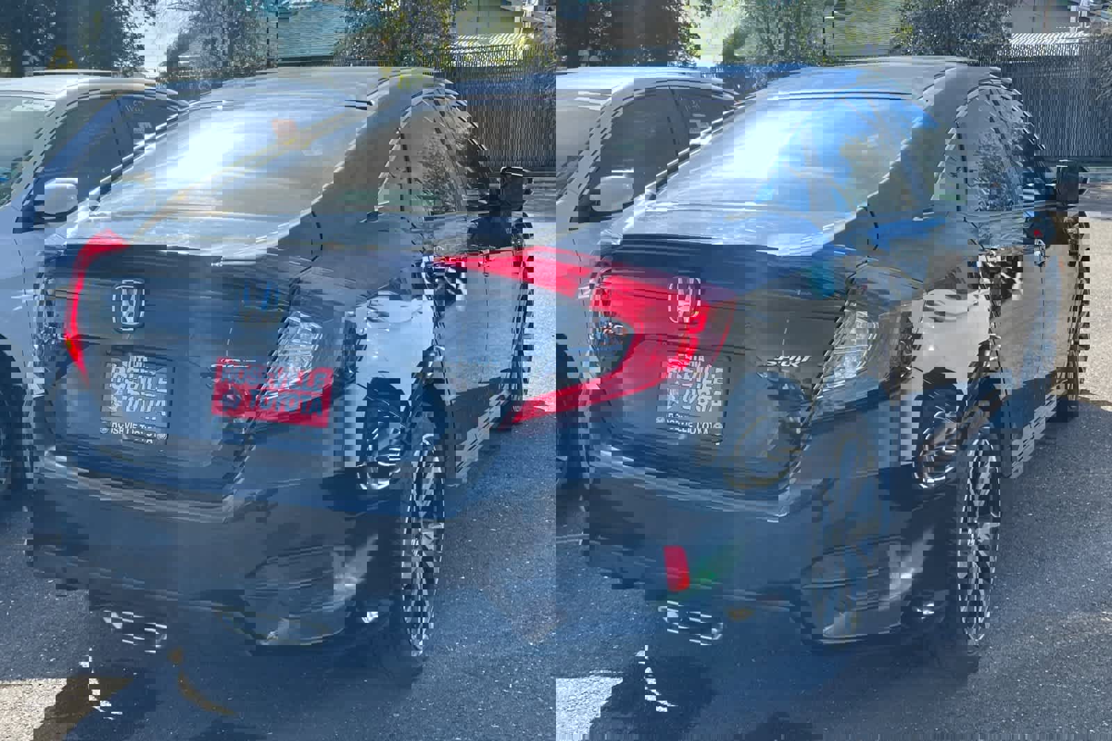 Used 2021 Honda Civic Sport image 2