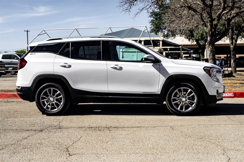 Used 2024 GMC Terrain SLT image 4