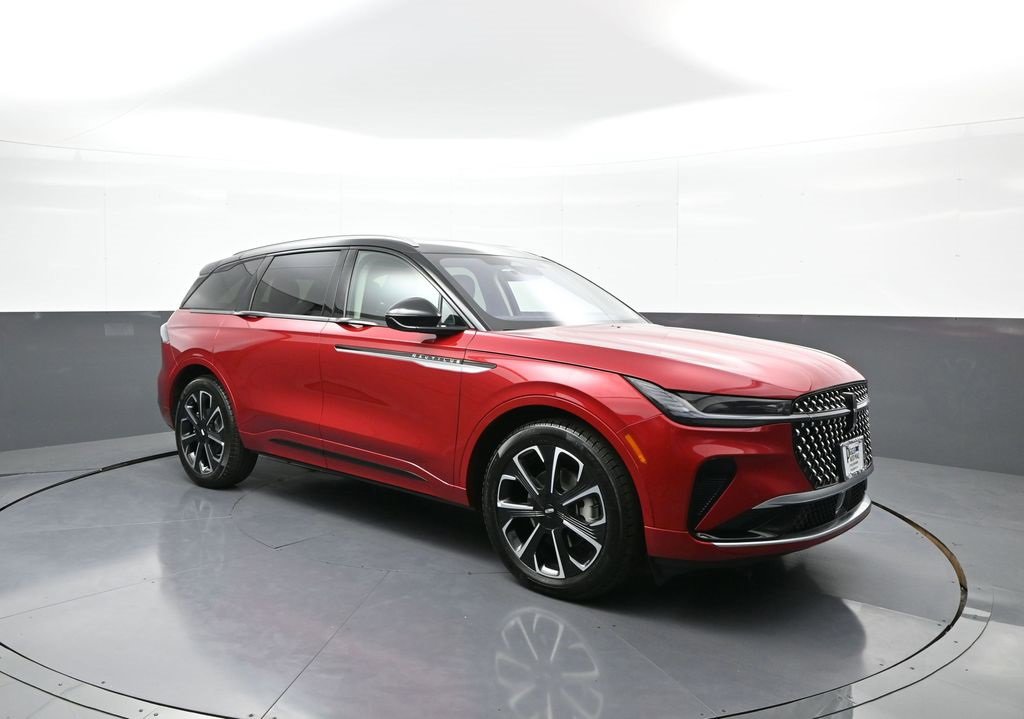 Used 2025 Lincoln Nautilus Reserve image 4