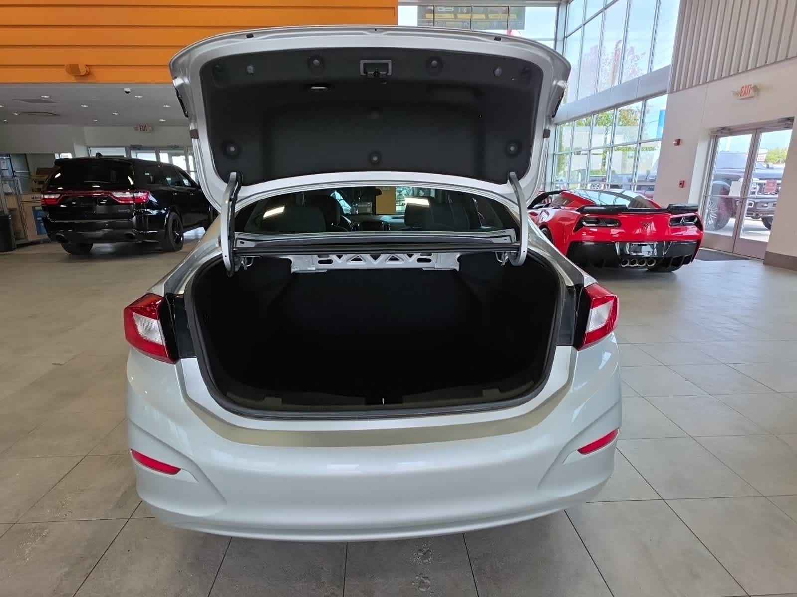 Used 2019 Chevrolet Cruze LS w/ LS Convenience Package FWD image 12