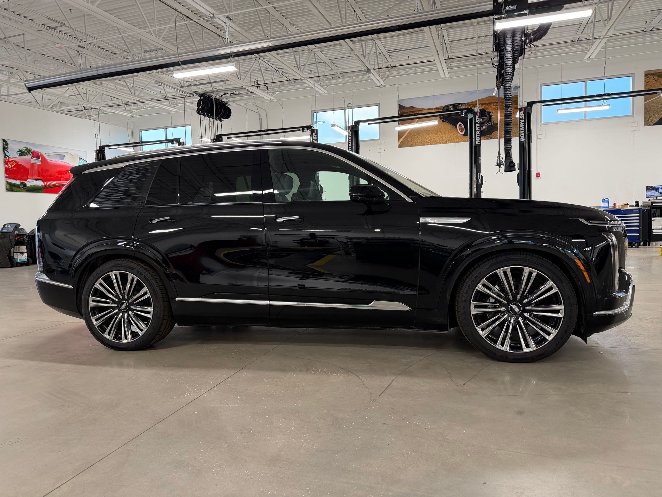 New 2026 Cadillac Vistiq Premium Luxury w/ LPO, Floor Liner Package AWD/4WD image 8