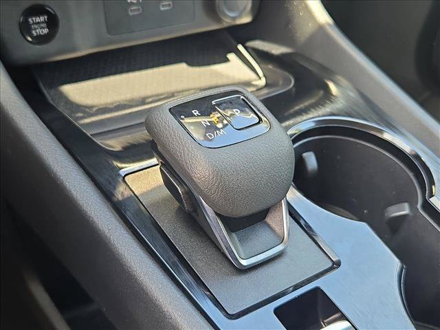 Used 2024 Nissan Rogue SV AWD/4WD image 13