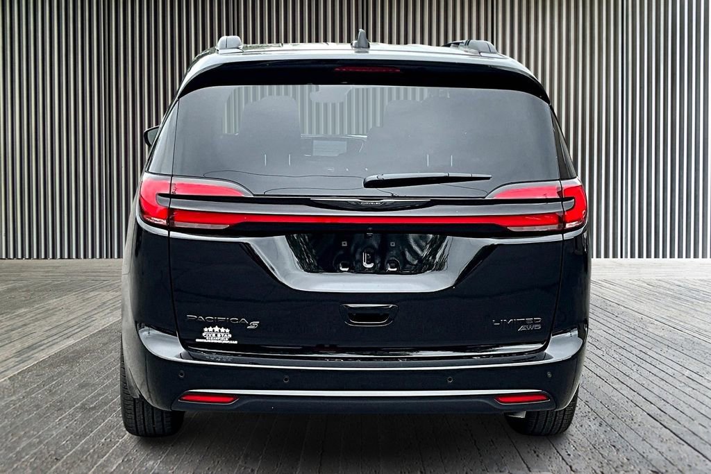New 2026 Chrysler Pacifica Limited w/ S Appearance Package image 4