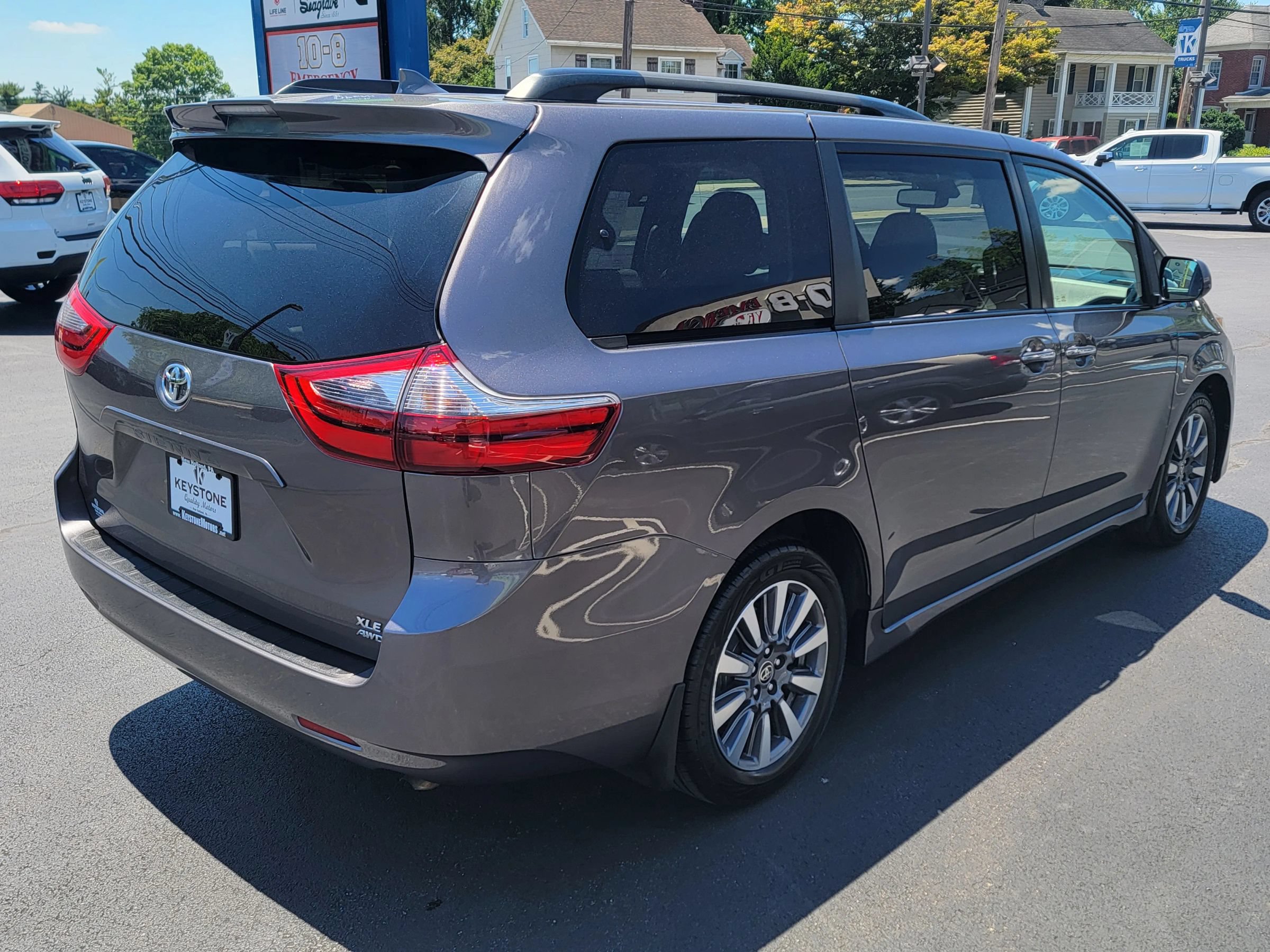 Used 2020 Toyota Sienna XLE AWD/4WD image 5