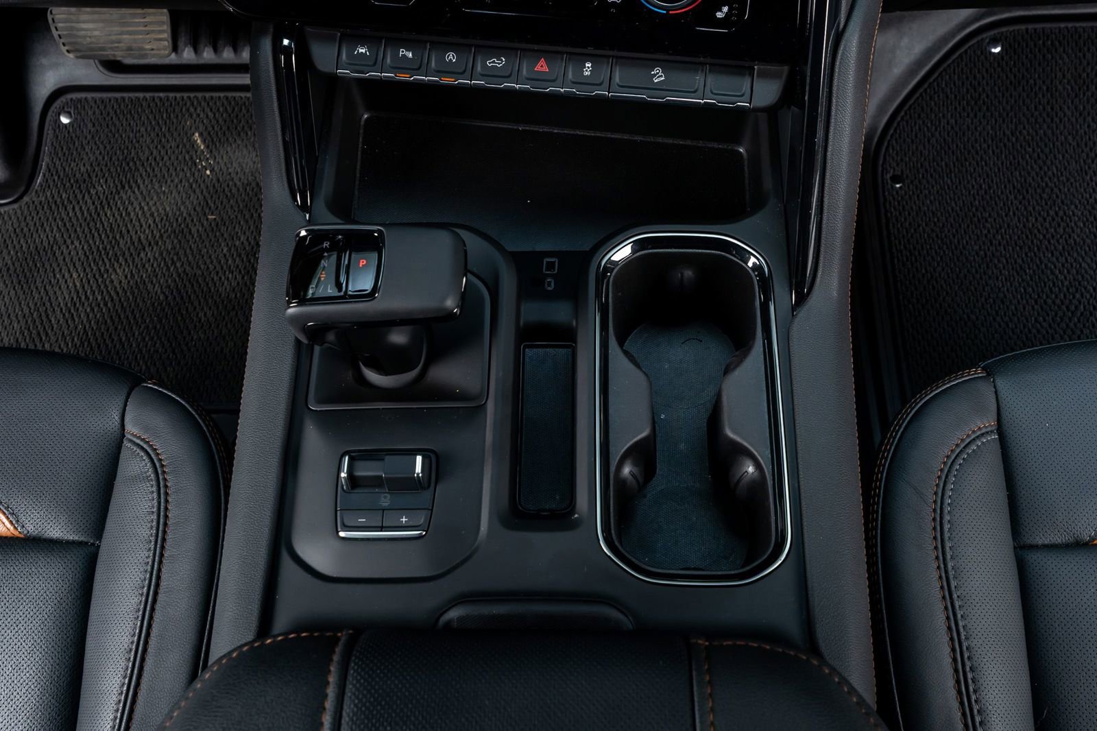 Used 2024 GMC Sierra 1500 AT4 w/ Technology Package image 28