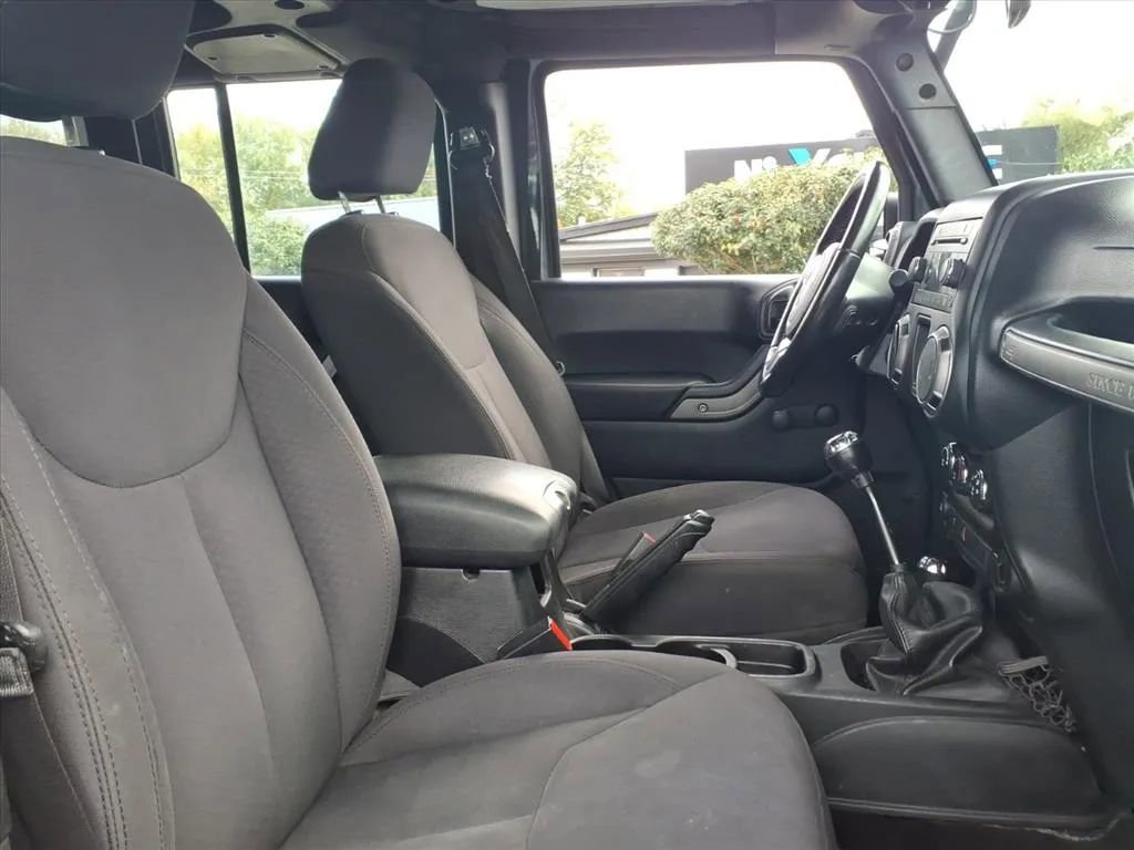 Used 2016 Jeep Wrangler Unlimited Sport w/ Connectivity Group image 12