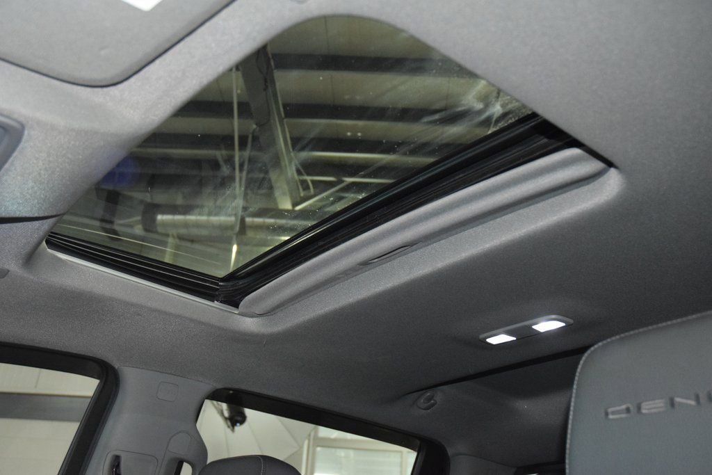 Used 2022 GMC Sierra 3500 Denali w/ Denali Ultimate Package image 49