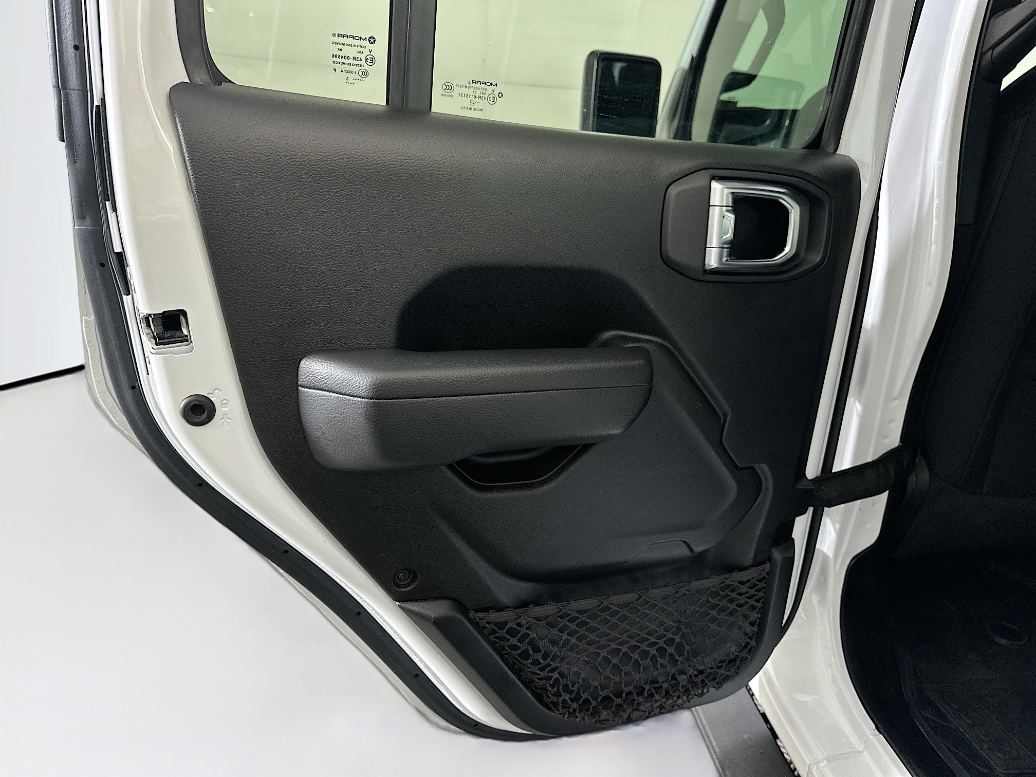 Used 2023 Jeep Wrangler Unlimited w/ Cold Weather Group image 26