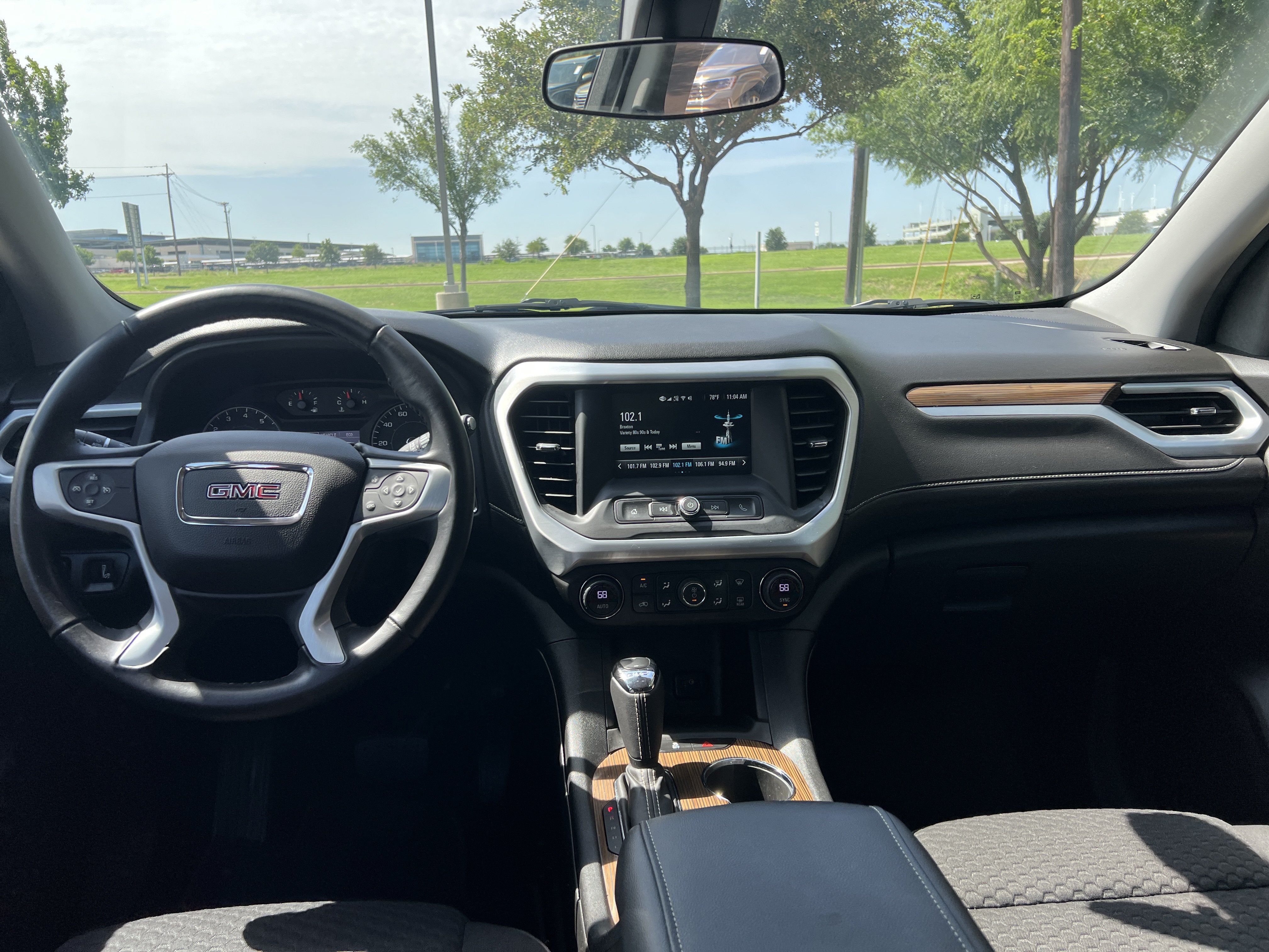 Used 2019 GMC Acadia SLE FWD image 25