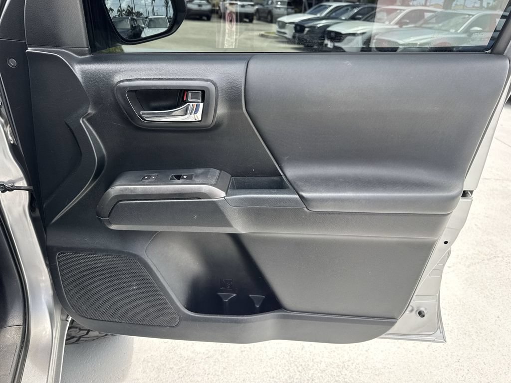 Used 2017 Toyota Tacoma TRD Sport w/ Tow Package RWD image 41