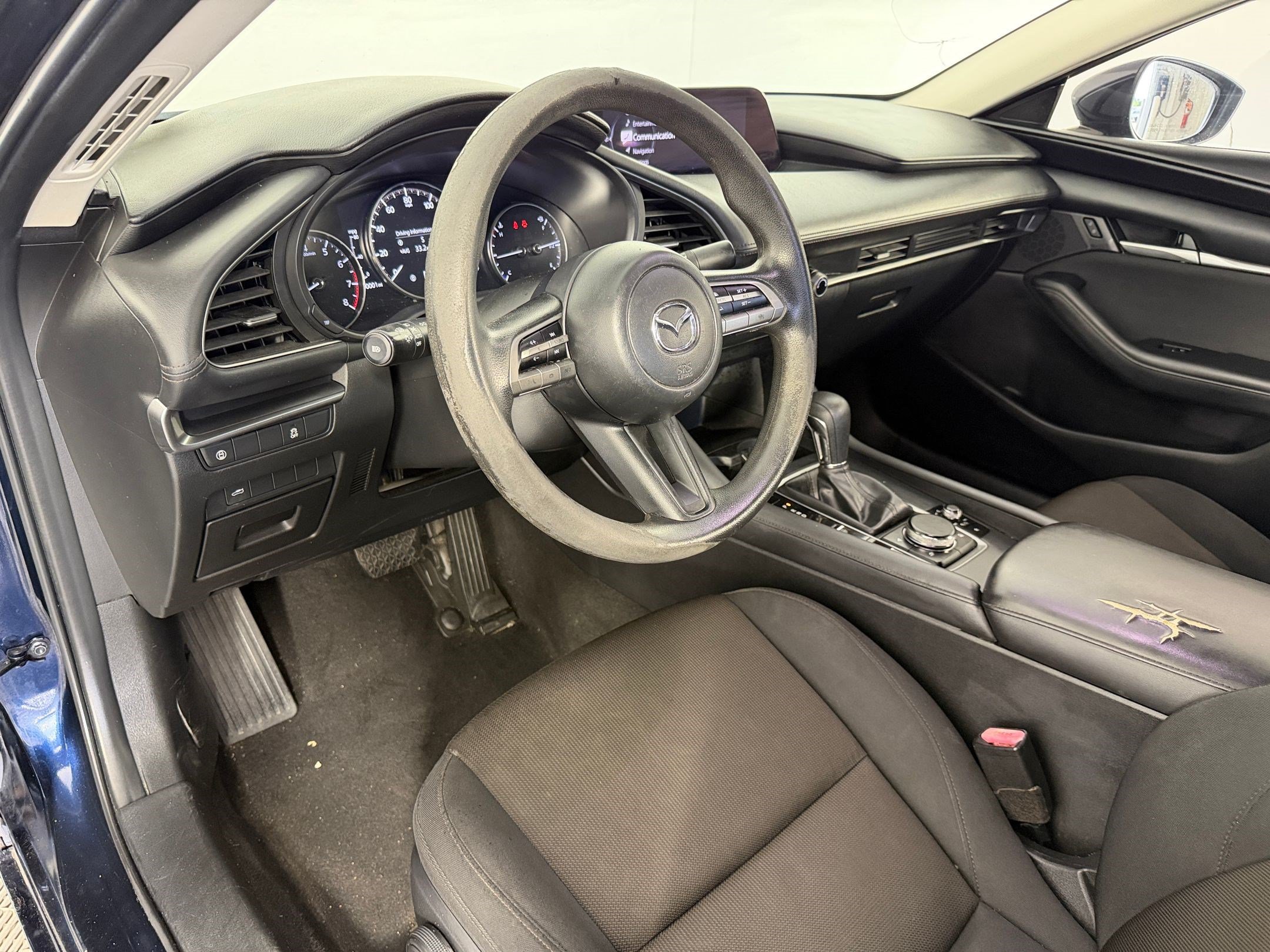 Used 2020 MAZDA MAZDA3 Sedan FWD image 4