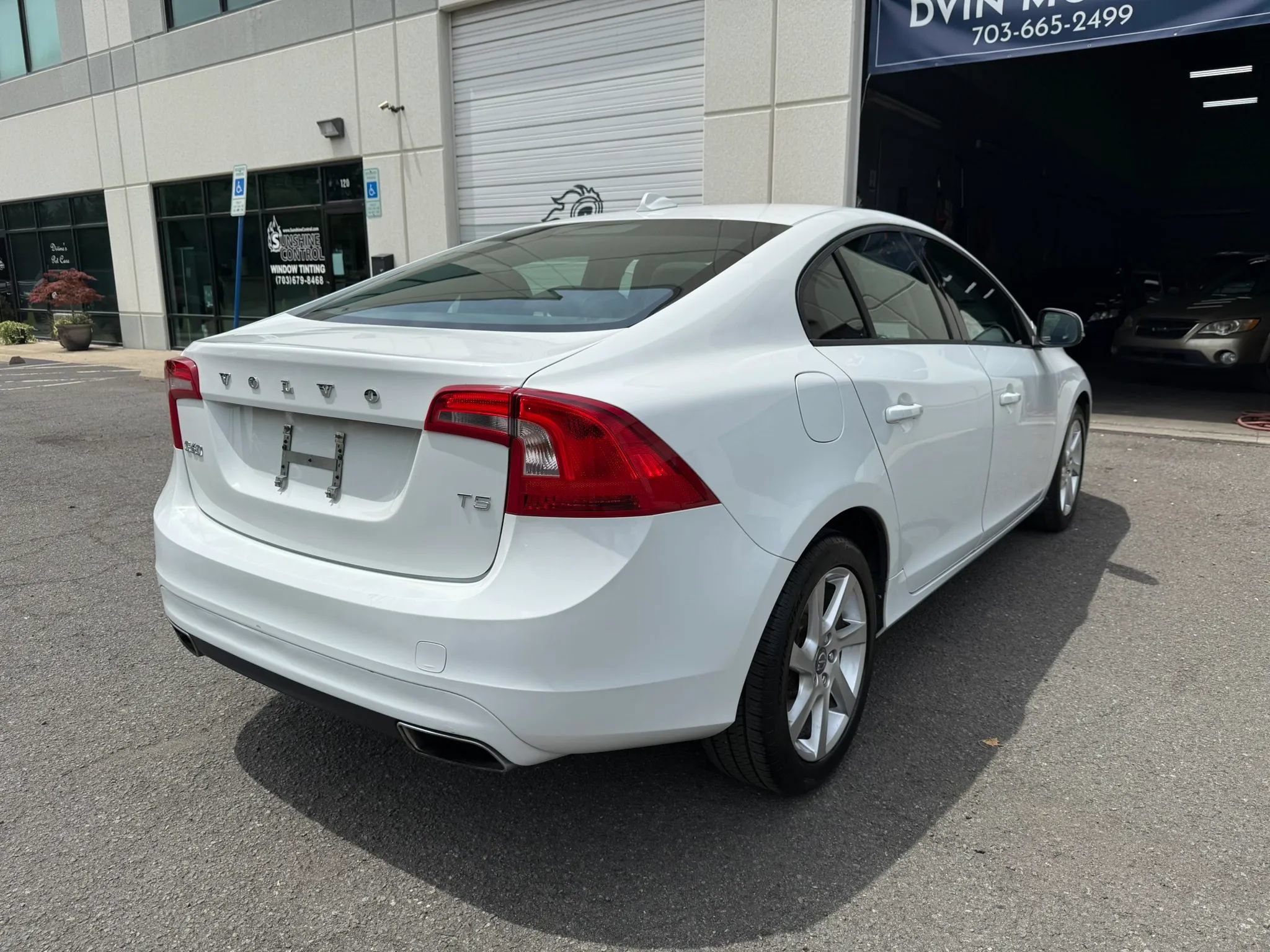 Used 2015 Volvo S60 T5 FWD image 13