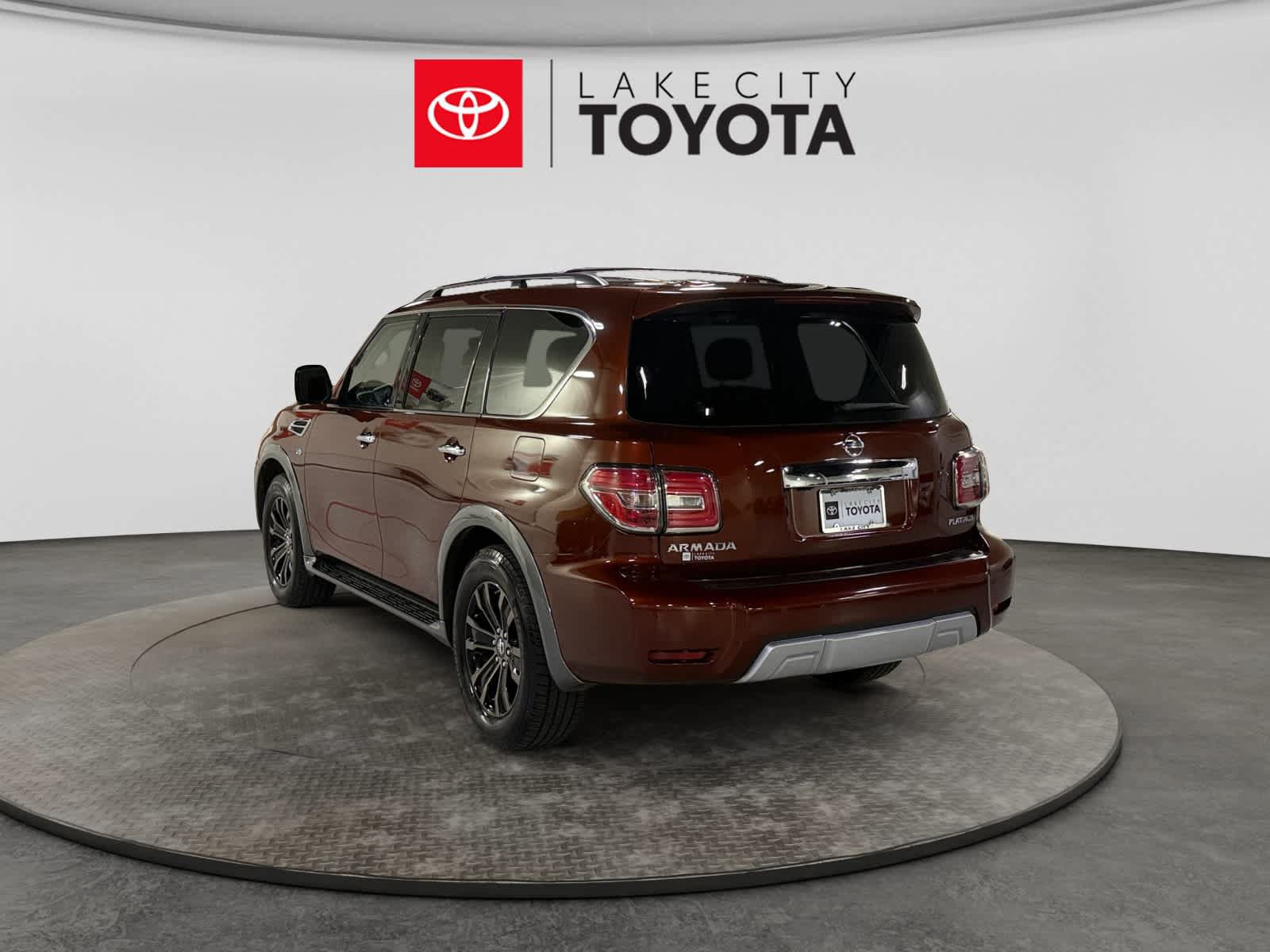 Used 2017 Nissan Armada Platinum w/ Captain Seat Package RWD image 5