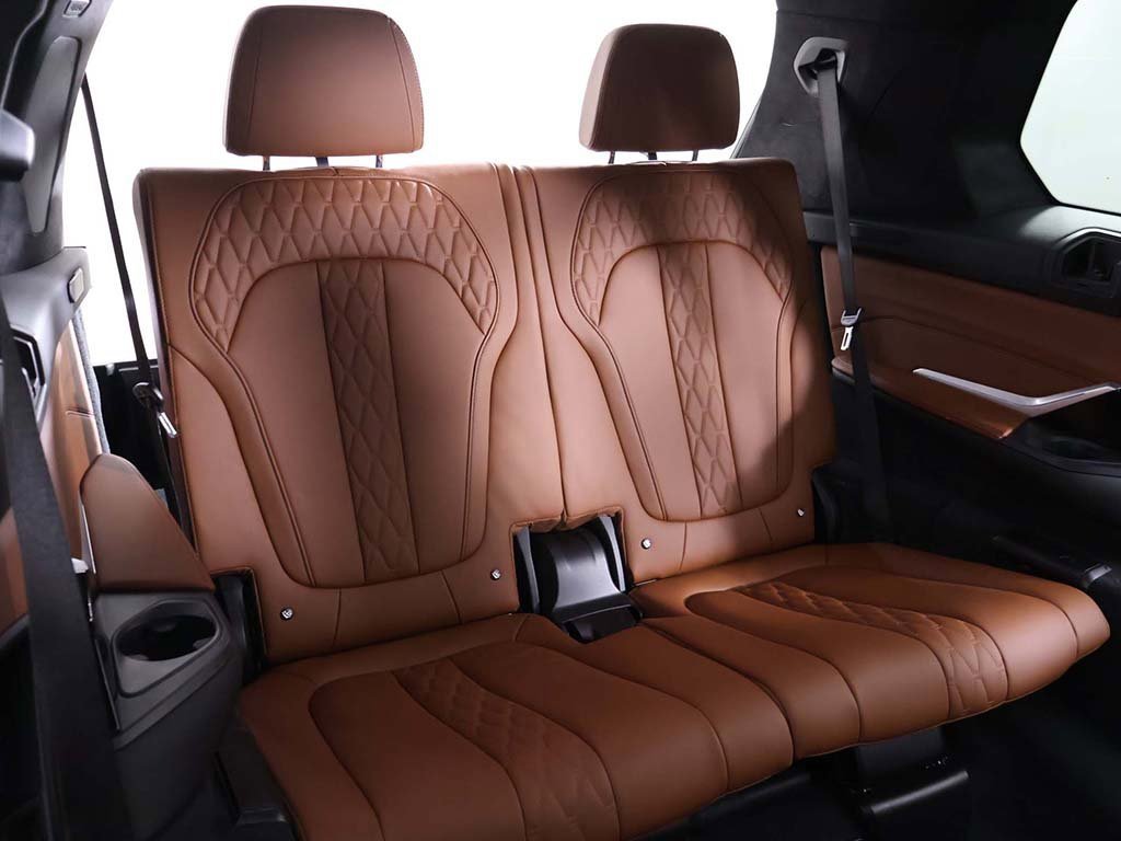 Used 2024 BMW X7 M60i w/ Executive Package image 47