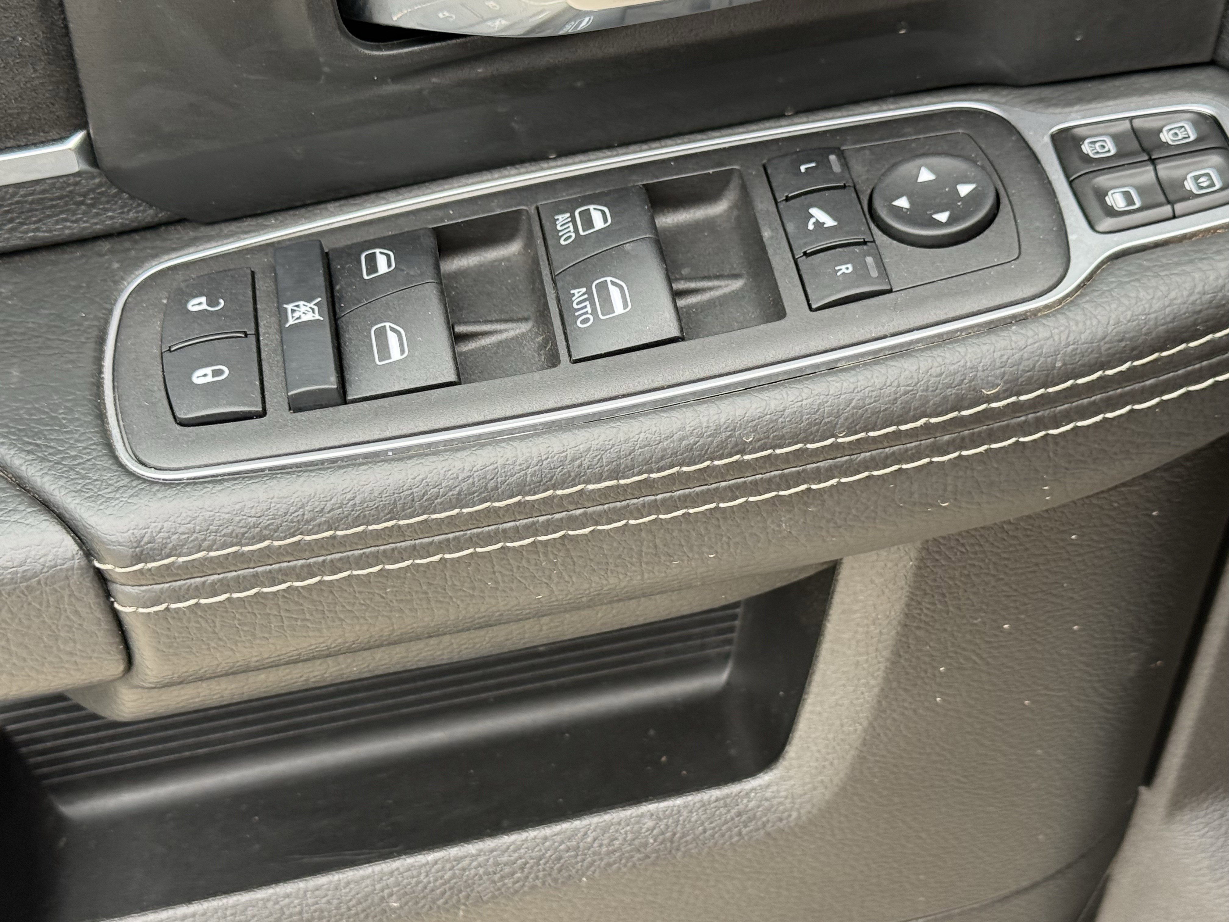 Used 2024 RAM 2500 Laramie w/ Safety Group AWD/4WD image 27