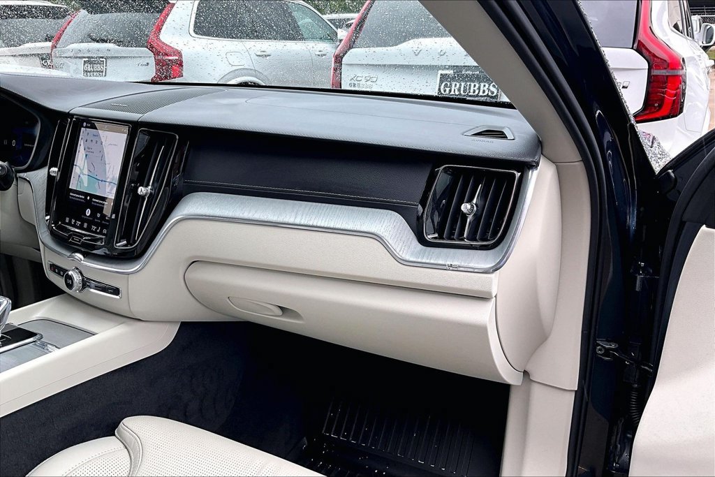Certified 2025 Volvo XC60 B5 Ultra w/ Protection Package Premier AWD/4WD image 21