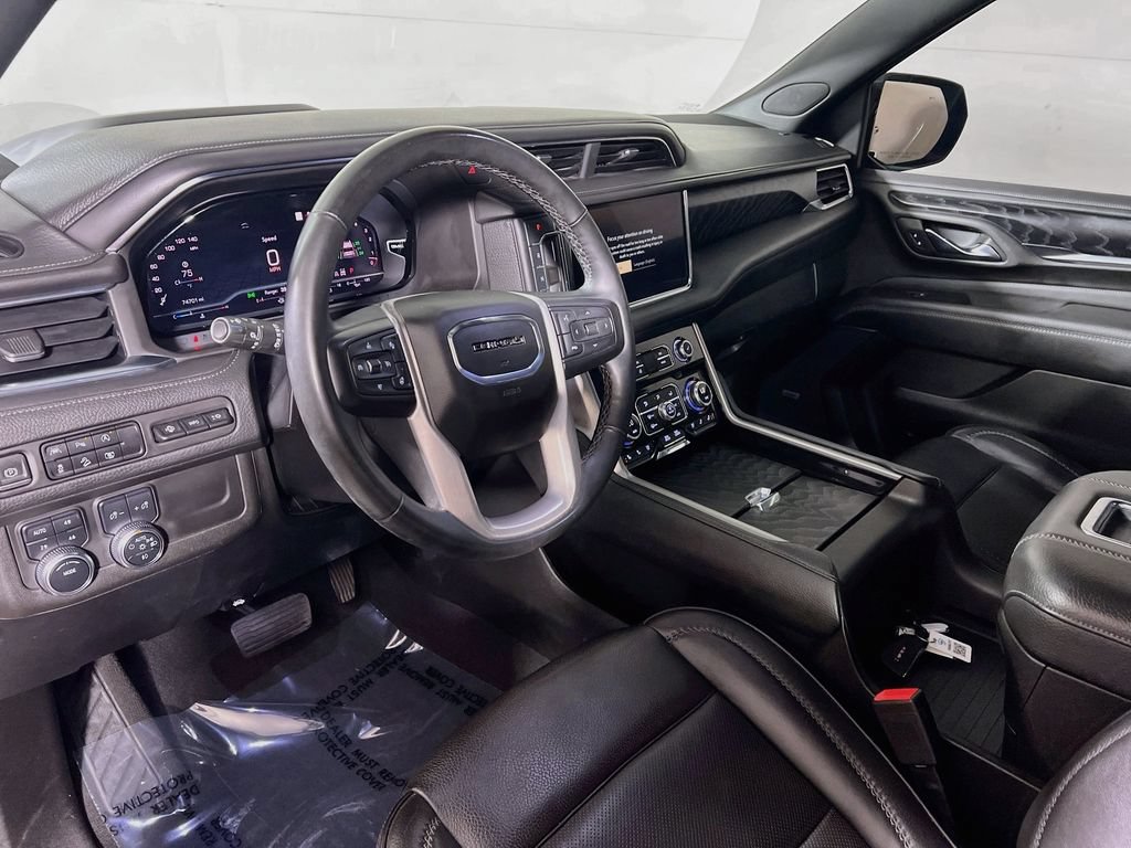 Used 2023 GMC Yukon XL Denali AWD/4WD image 9