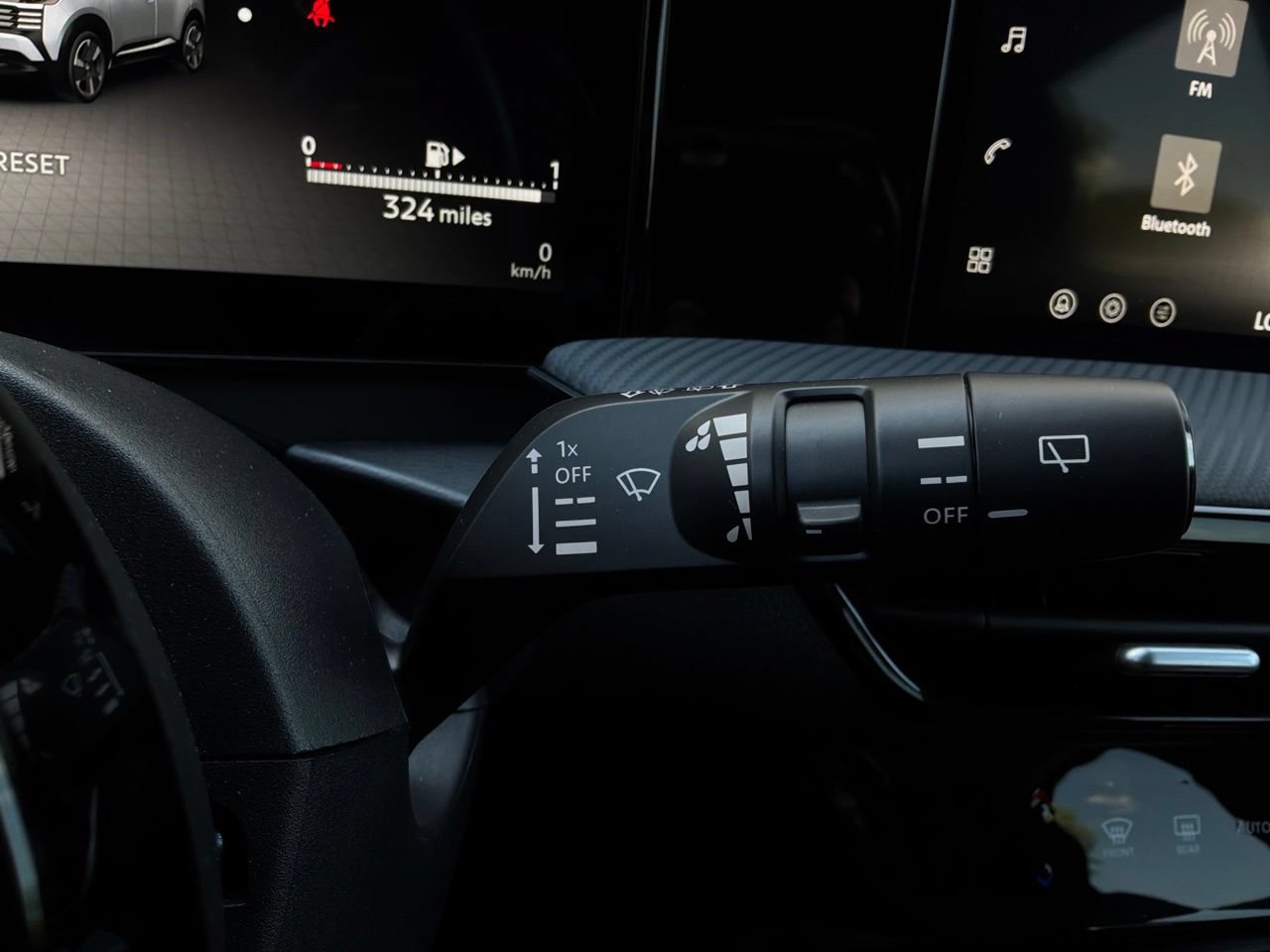 Used 2026 Nissan Kicks SR FWD image 36
