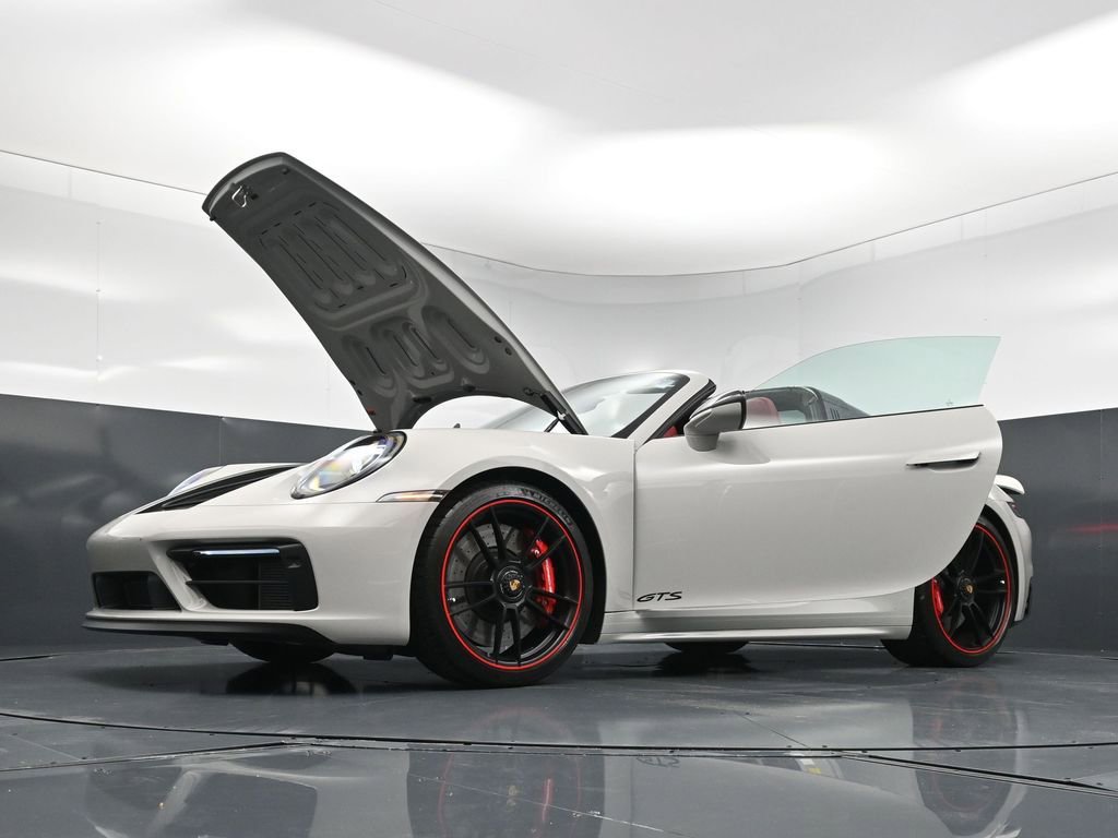Certified 2024 Porsche 911 Targa 4 GTS AWD/4WD image 33
